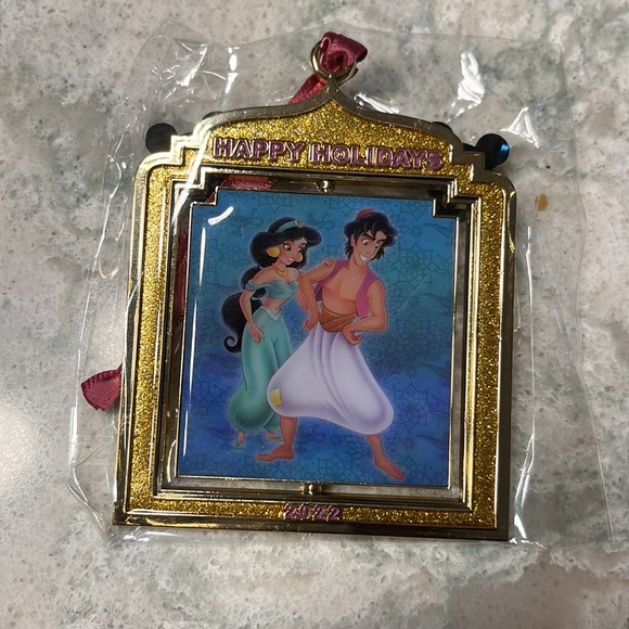 Limited edition, collectors, Disney Holiday ornaments set of 3 - Picture 2 of 4